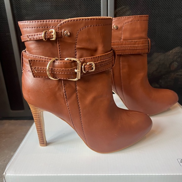 Colin Stuart Ankle Boots - Picture 2 of 5